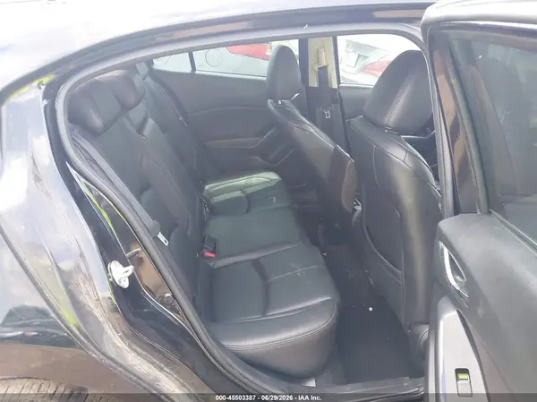 3MZBN1V39JM204813 2018 MAZDA 3 - Image 8