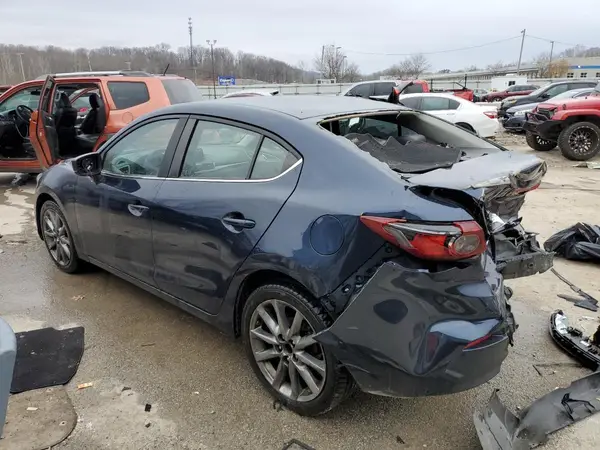 3MZBN1V39JM205847 2018 MAZDA 3 - Image 2