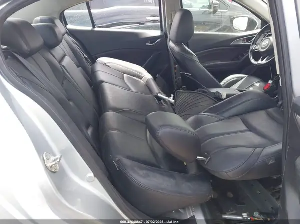 3MZBN1V39JM206125 2018 MAZDA 3 - Image 8