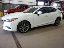 3MZBN1V39JM207372 2018 MAZDA 3