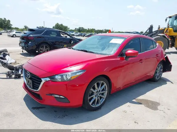 3MZBN1V39JM210949 2018 MAZDA 3 - Image 2