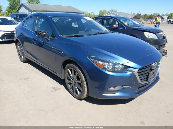 3MZBN1V39JM213592 2018 MAZDA 3 - Image 1