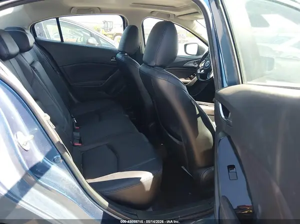 3MZBN1V39JM213592 2018 MAZDA 3 - Image 8