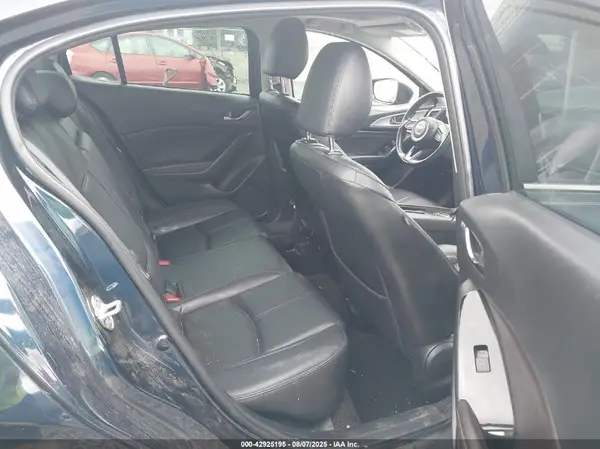 3MZBN1V39JM214970 2018 MAZDA 3 - Image 8