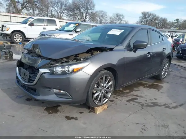 3MZBN1V39JM216556 2018 MAZDA 3 - Image 2