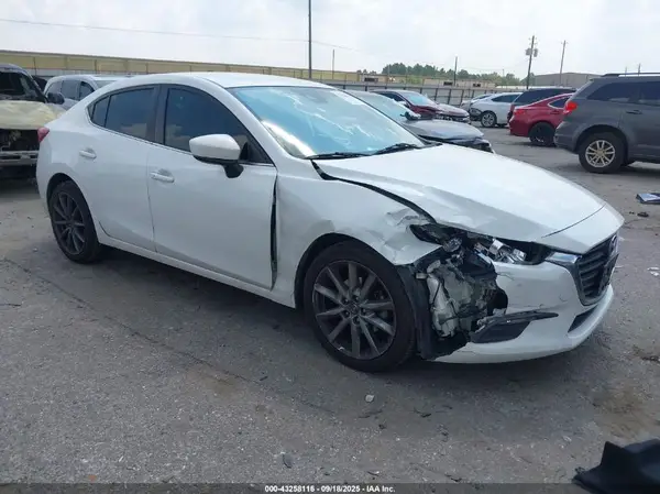 3MZBN1V39JM221658 2018 MAZDA 3 - Image 1