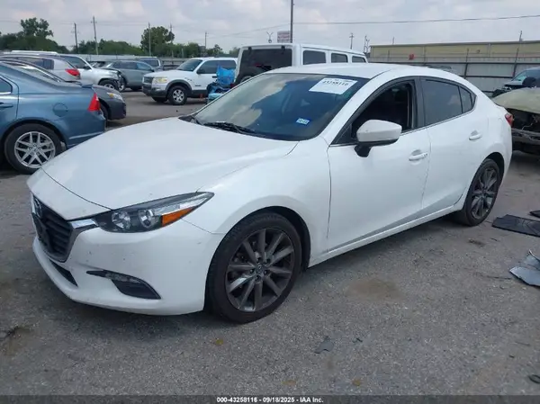 3MZBN1V39JM221658 2018 MAZDA 3 - Image 2