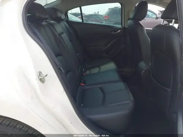 3MZBN1V39JM221658 2018 MAZDA 3 - Image 8