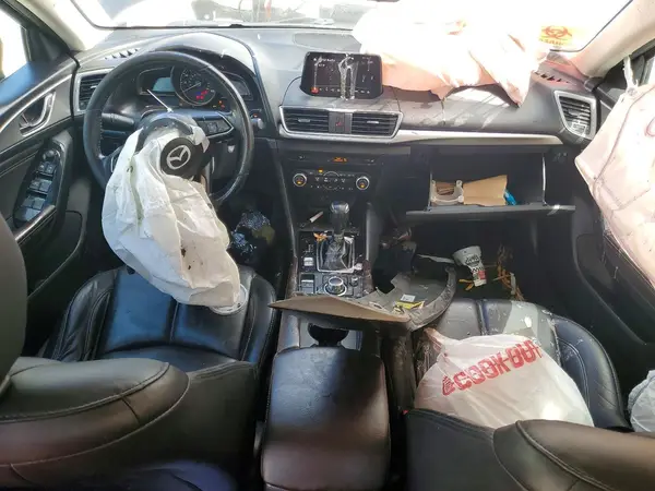 3MZBN1V39JM230568 2018 MAZDA 3 - Image 8