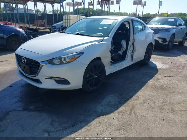 3MZBN1V39JM231073 2018 MAZDA 3 - Image 2