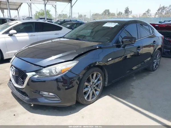 3MZBN1V39JM236421 2018 MAZDA 3 - Image 2