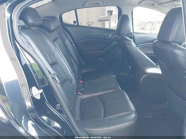 3MZBN1V39JM236421 2018 MAZDA 3 - Image 8