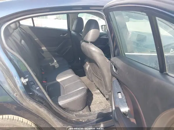 3MZBN1V39JM238329 2018 MAZDA 3 - Image 8