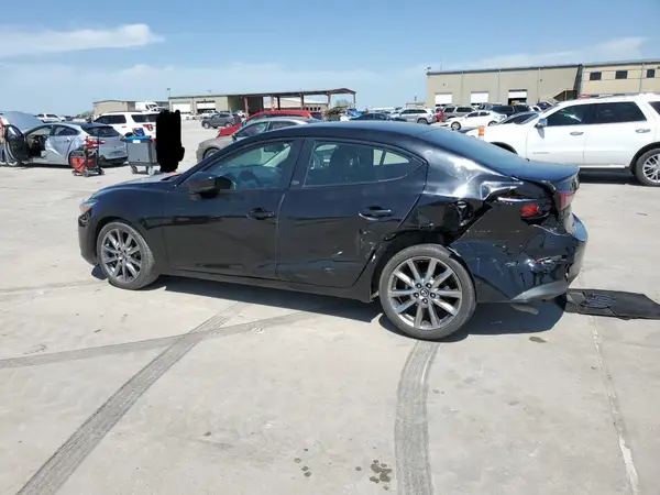 3MZBN1V39JM239173 2018 MAZDA 3 - Image 2