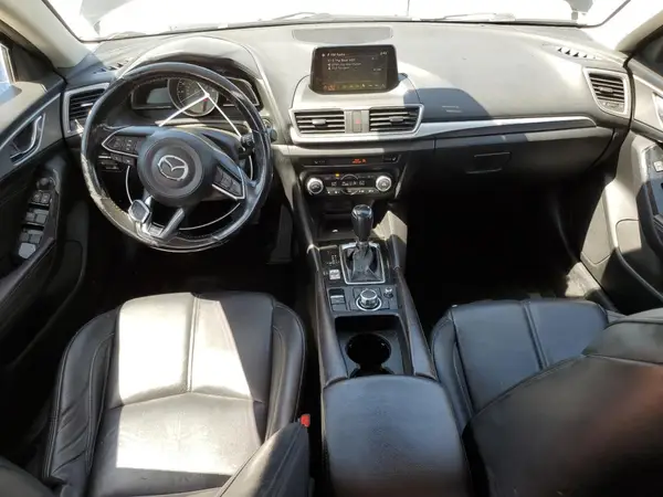 3MZBN1V39JM239173 2018 MAZDA 3 - Image 8