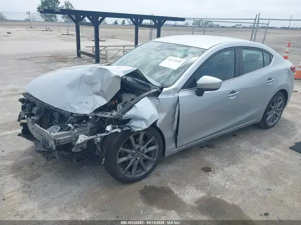 3MZBN1V39JM243594 2018 MAZDA 3 - Image 2