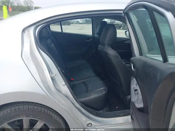 3MZBN1V39JM243594 2018 MAZDA 3 - Image 8