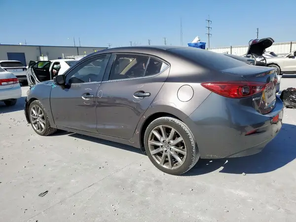 3MZBN1V39JM245362 2018 MAZDA 3 - Image 2