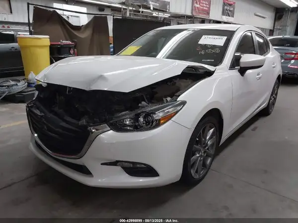 3MZBN1V39JM246592 2018 MAZDA 3 - Image 2