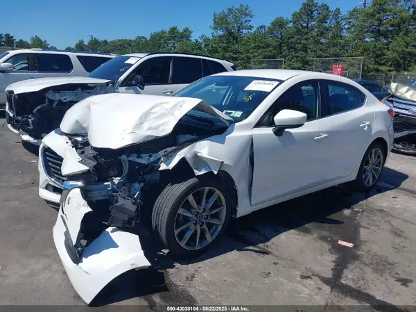 3MZBN1V39JM249752 2018 MAZDA 3 - Image 2