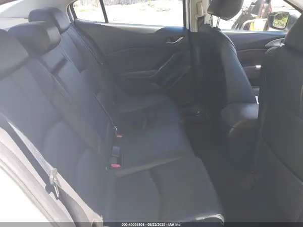 3MZBN1V39JM249752 2018 MAZDA 3 - Image 8