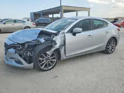3MZBN1V39JM250724 2018 MAZDA 3