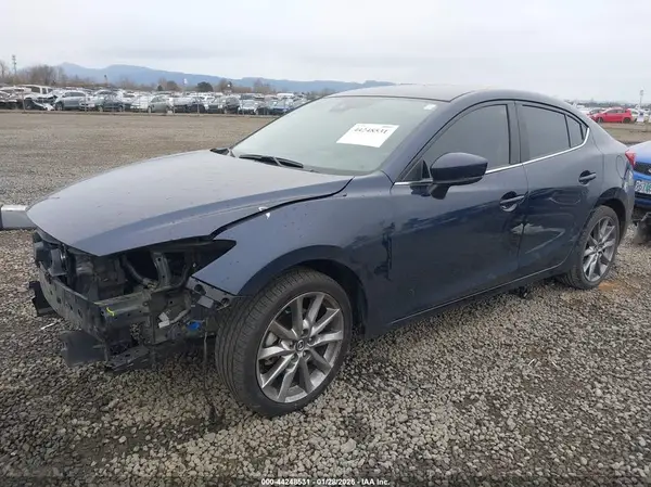 3MZBN1V39JM255681 2018 MAZDA 3 - Image 2