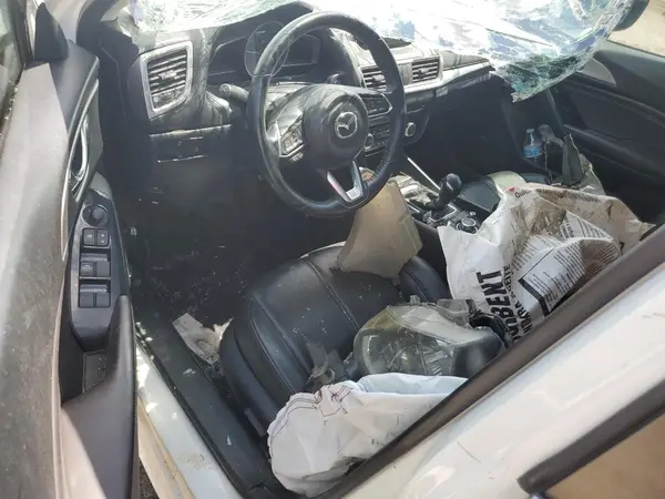 3MZBN1V39JM256006 2018 MAZDA 3 - Image 8