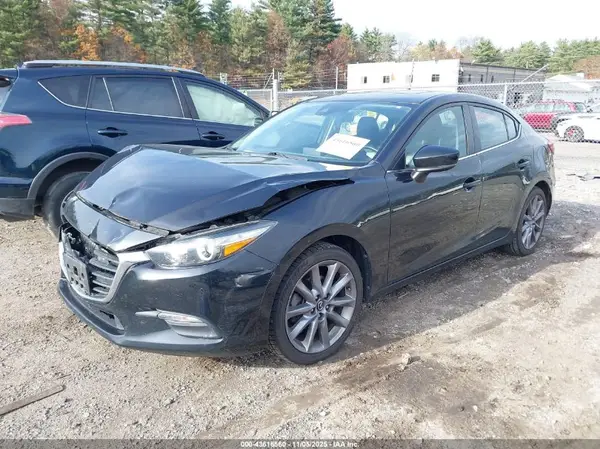 3MZBN1V39JM256491 2018 MAZDA 3 - Image 2