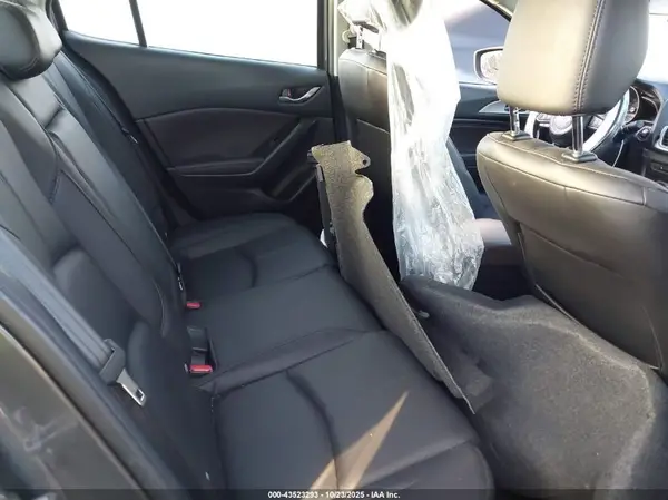 3MZBN1V39JM257639 2018 MAZDA 3 - Image 8