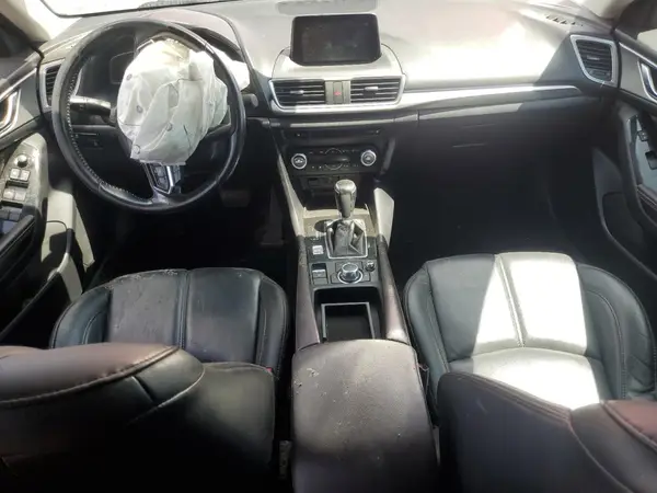 3MZBN1V39JM261075 2018 MAZDA 3 - Image 8