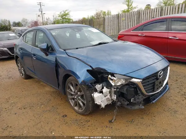 3MZBN1V39JM262260 2018 MAZDA 3 - Image 1