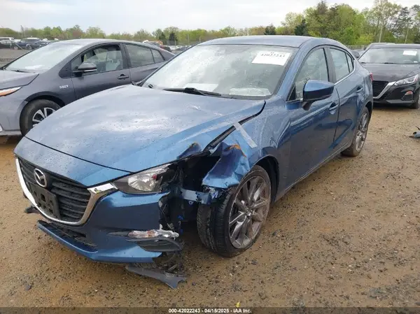3MZBN1V39JM262260 2018 MAZDA 3 - Image 2