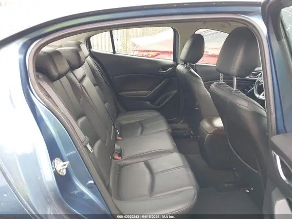 3MZBN1V39JM262260 2018 MAZDA 3 - Image 8
