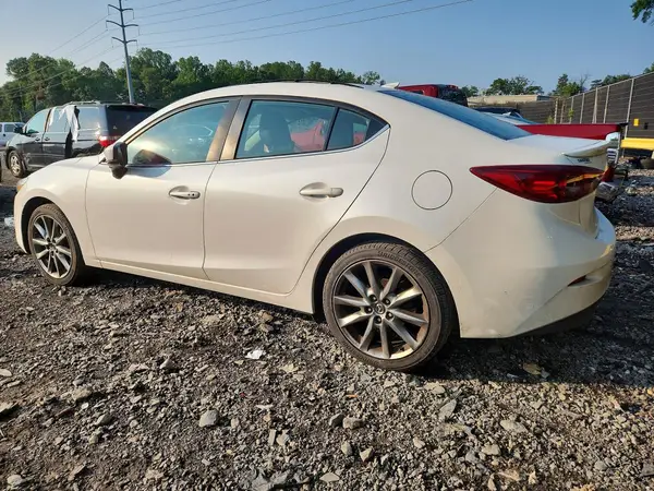 3MZBN1V39JM264798 2018 MAZDA 3 - Image 2