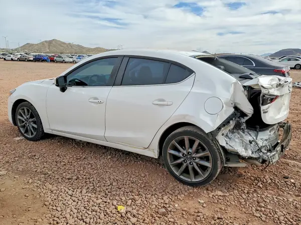 3MZBN1V39JM271864 2018 MAZDA 3 - Image 2