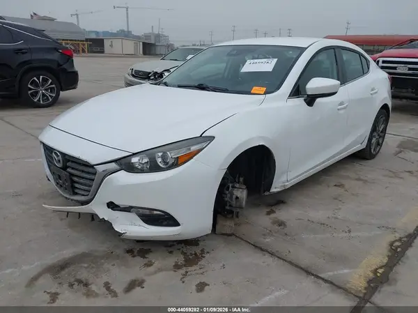 3MZBN1V3XJM159669 2018 MAZDA 3 - Image 2