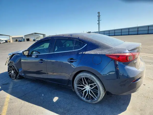 3MZBN1V3XJM168081 2018 MAZDA 3 - Image 2