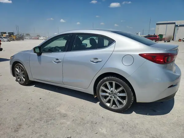 3MZBN1V3XJM189352 2018 MAZDA 3 - Image 2