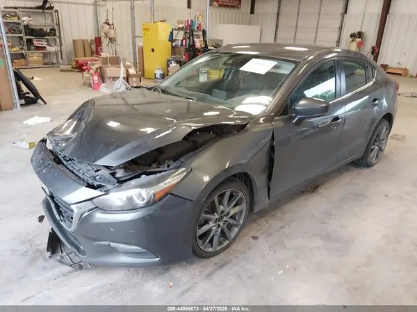 3MZBN1V3XJM192297 2018 MAZDA 3 - Image 2
