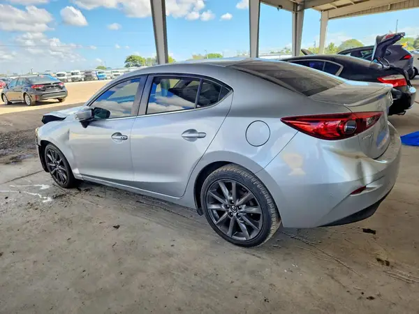 3MZBN1V3XJM193465 2018 MAZDA 3 - Image 2