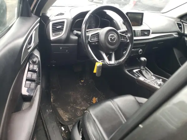 3MZBN1V3XJM205047 2018 MAZDA 3 - Image 8
