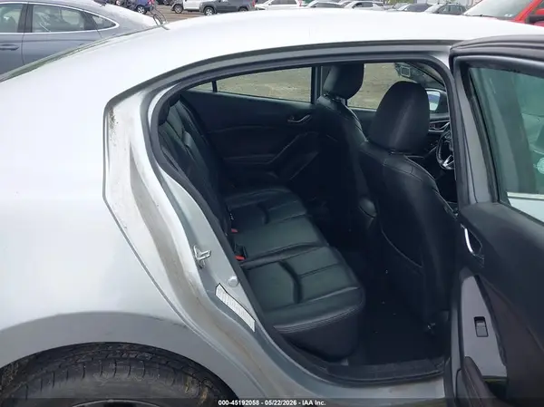 3MZBN1V3XJM207767 2018 MAZDA 3 - Image 8