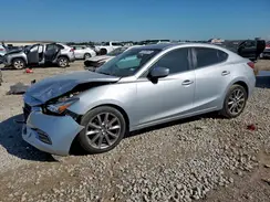 3MZBN1V3XJM208501 2018 MAZDA 3