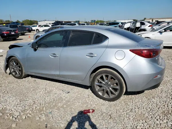 3MZBN1V3XJM208501 2018 MAZDA 3 - Image 2