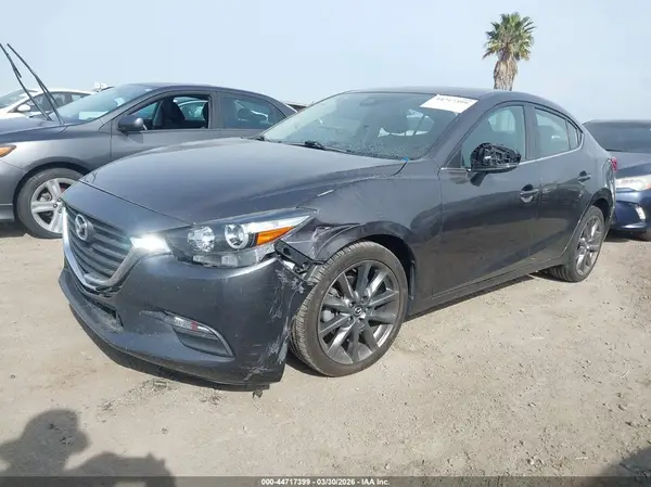 3MZBN1V3XJM223225 2018 MAZDA 3 - Image 2