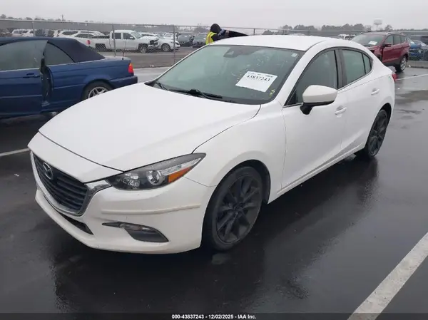 3MZBN1V3XJM228554 2018 MAZDA 3 - Image 2