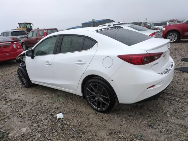 3MZBN1V3XJM228666 2018 MAZDA 3 - Image 2