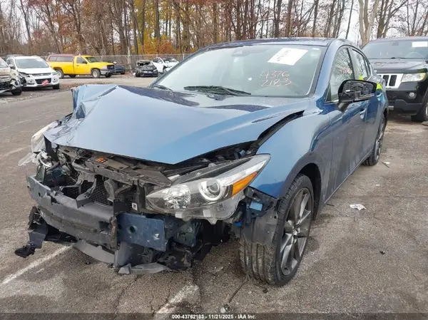 3MZBN1V3XJM242017 2018 MAZDA 3 - Image 2
