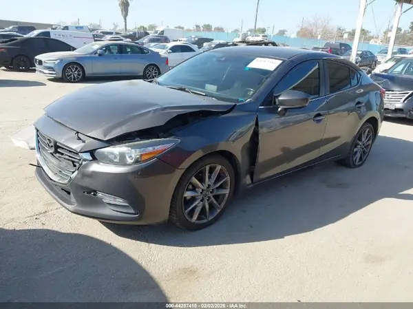 3MZBN1V3XJM242826 2018 MAZDA 3 - Image 2